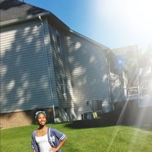 Meet your Posher, Danielle